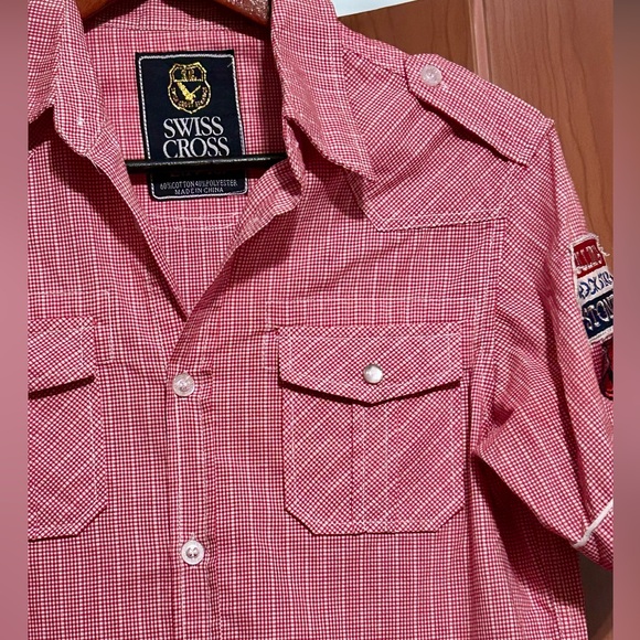 Swiss Cross Boys or girls Short Sleeve Shirt Size: 14/16 Color:Red and white - Picture 2 of 7